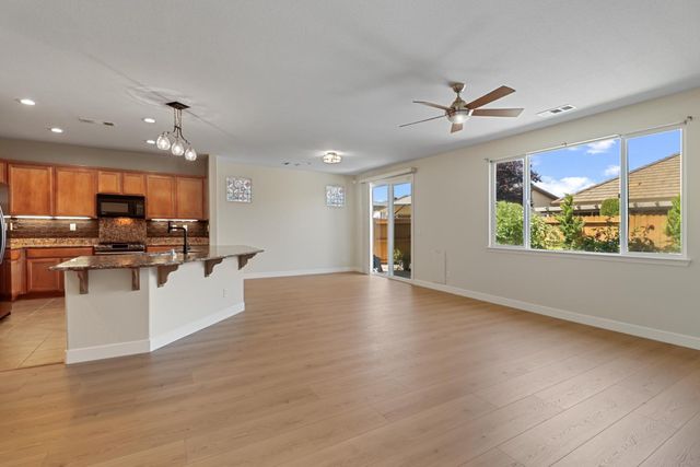 9895 Sheffield Way, Elk Grove, CA 95757