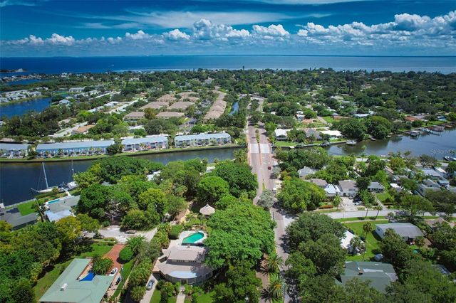 430 39TH AVENUE S, St Petersburg, FL 33705