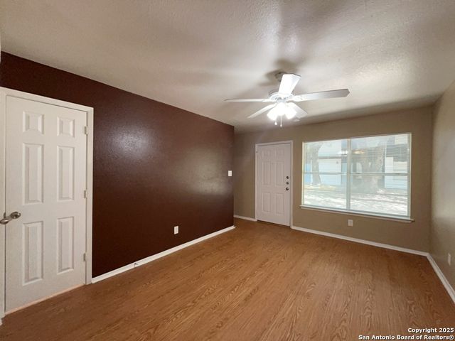 2802 Lasses Blvd Apt 42, San Antonio, TX 78223