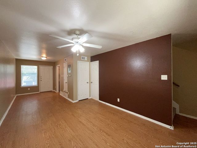 2802 Lasses Blvd Apt 42, San Antonio, TX 78223