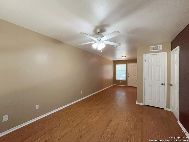 2802 Lasses Blvd Apt 42, San Antonio, TX 78223