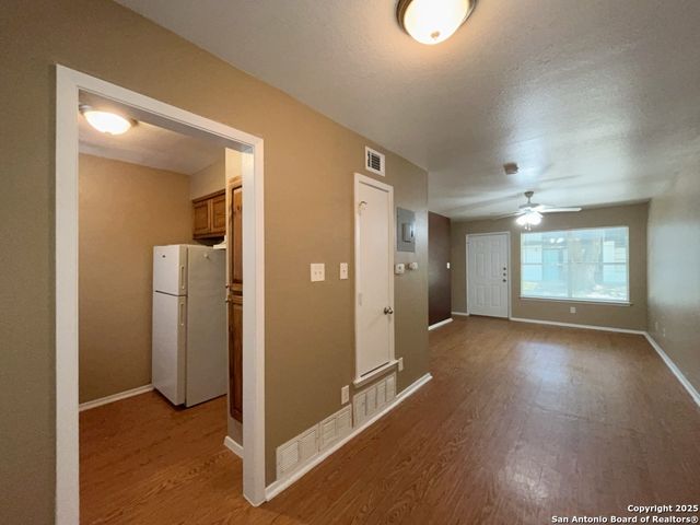 2802 Lasses Blvd Apt 42, San Antonio, TX 78223