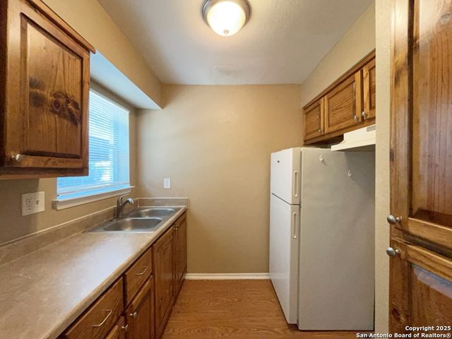 2802 Lasses Blvd Apt 42, San Antonio, TX 78223