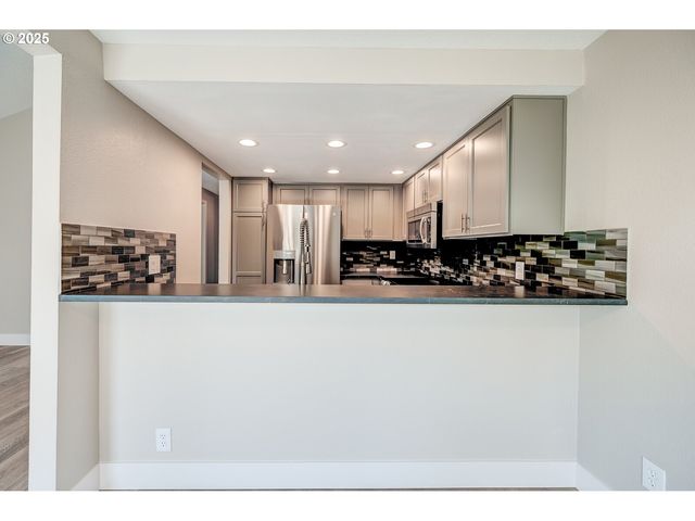 56 GALEN St, Lake Oswego, OR 97035