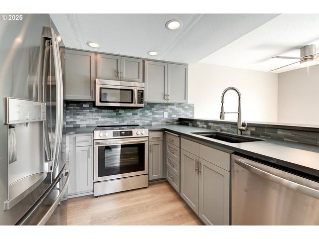 56 GALEN St, Lake Oswego, OR 97035