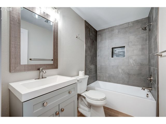 56 GALEN St, Lake Oswego, OR 97035