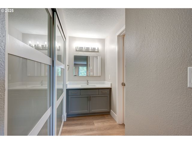 56 GALEN St, Lake Oswego, OR 97035
