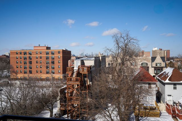 926 E 43rd Street 203, Chicago, IL 60653