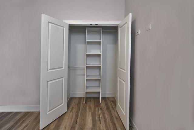 926 E 43rd Street 203, Chicago, IL 60653