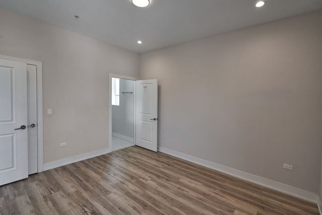 926 E 43rd Street 203, Chicago, IL 60653