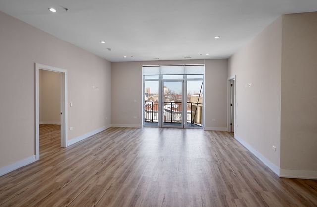 926 E 43rd Street 203, Chicago, IL 60653