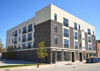 926 E 43rd Street 203, Chicago, IL 60653