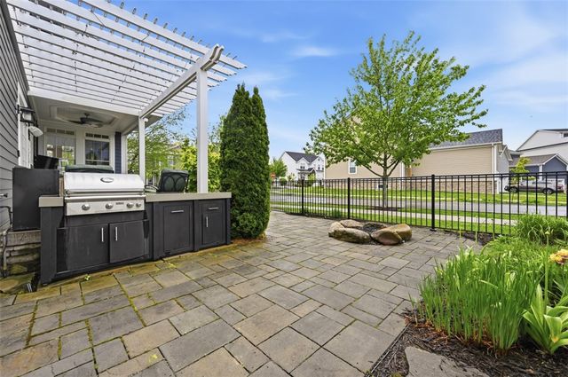 1283 Newbury Highland, South Fayette, PA 15017