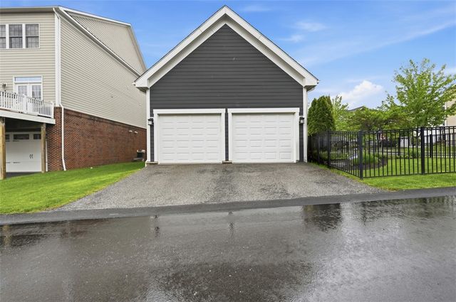 1283 Newbury Highland, South Fayette, PA 15017