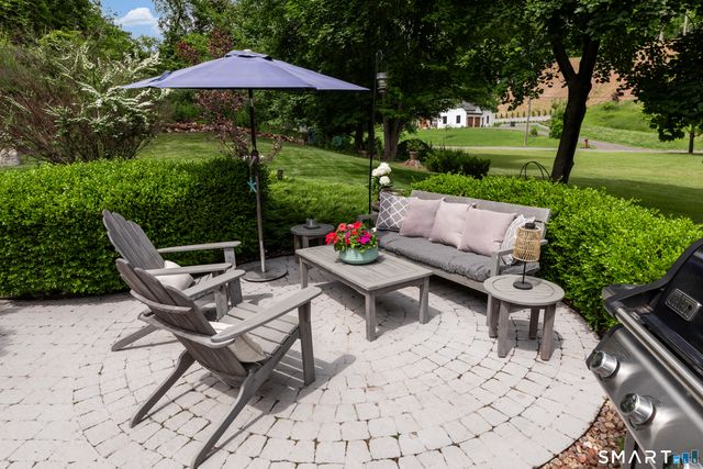 20 Stacy Court, Cheshire, CT 06410