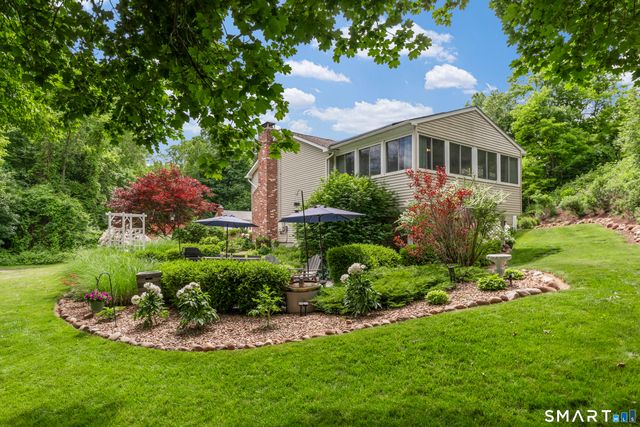 20 Stacy Court, Cheshire, CT 06410