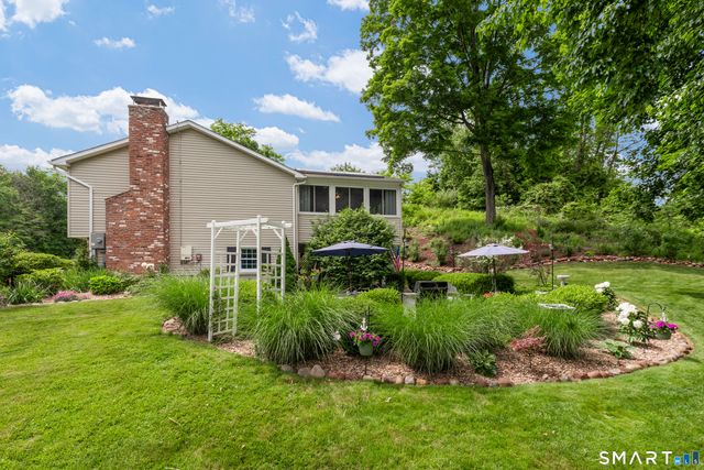 20 Stacy Court, Cheshire, CT 06410