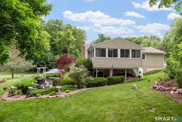 20 Stacy Court, Cheshire, CT 06410