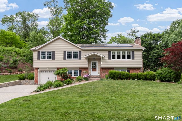 20 Stacy Court, Cheshire, CT 06410