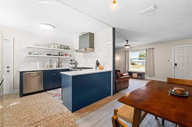 6227 COLUMBIA DRIVE, Bradenton, FL 34207