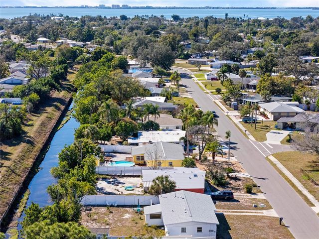 6227 COLUMBIA DRIVE, Bradenton, FL 34207