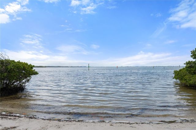 6227 COLUMBIA DRIVE, Bradenton, FL 34207