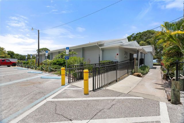 6227 COLUMBIA DRIVE, Bradenton, FL 34207