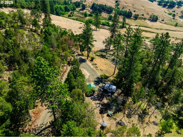 1007 WILD IRIS Ln, Roseburg, OR 97470