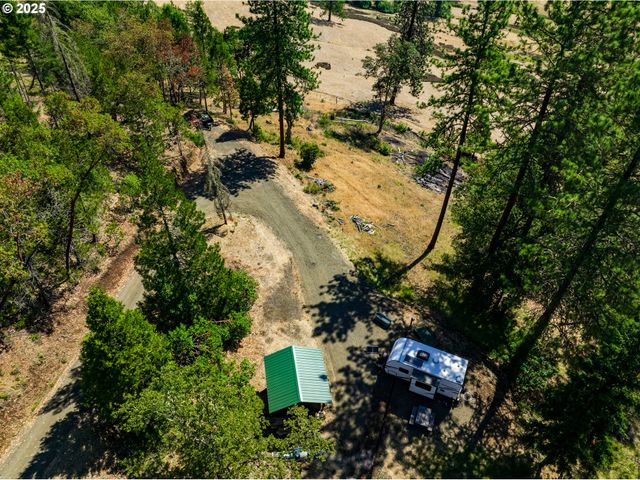 1007 WILD IRIS Ln, Roseburg, OR 97470