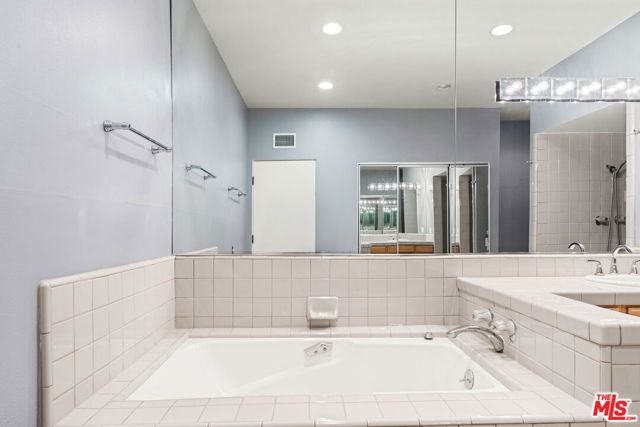 4454 Ventura Canyon Avenue 103, Sherman Oaks, CA 91423