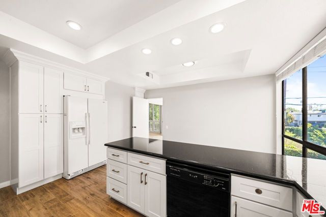 4454 Ventura Canyon Avenue 103, Sherman Oaks, CA 91423