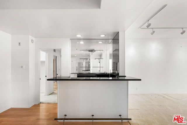 4454 Ventura Canyon Avenue 103, Sherman Oaks, CA 91423