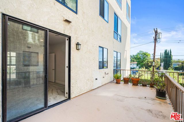 4454 Ventura Canyon Avenue 103, Sherman Oaks, CA 91423