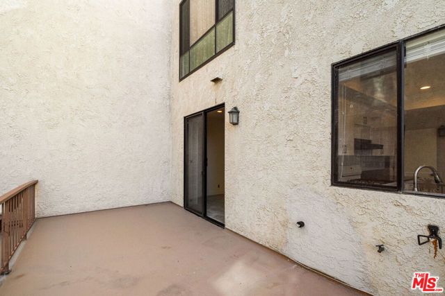 4454 Ventura Canyon Avenue 103, Sherman Oaks, CA 91423