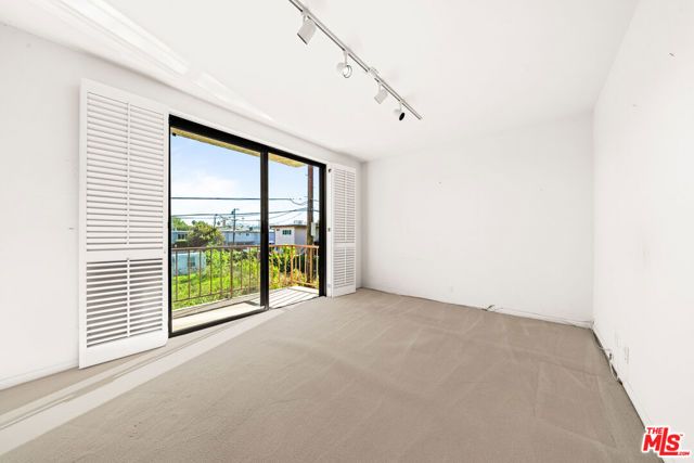 4454 Ventura Canyon Avenue 103, Sherman Oaks, CA 91423