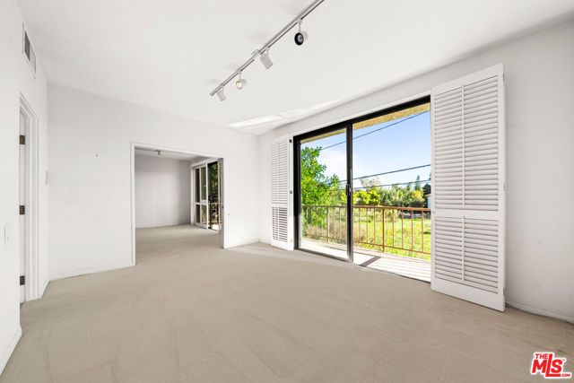 4454 Ventura Canyon Avenue 103, Sherman Oaks, CA 91423