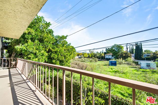 4454 Ventura Canyon Avenue 103, Sherman Oaks, CA 91423