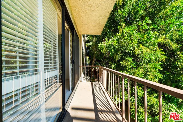 4454 Ventura Canyon Avenue 103, Sherman Oaks, CA 91423