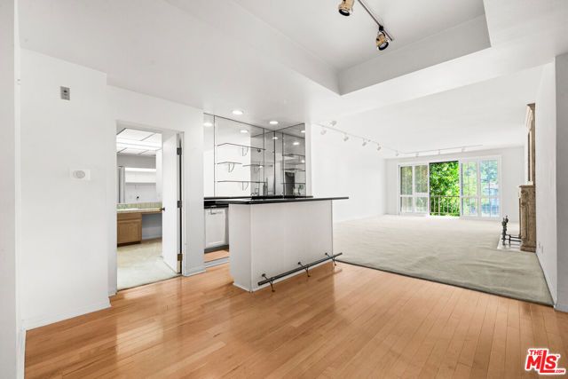 4454 Ventura Canyon Avenue 103, Sherman Oaks, CA 91423