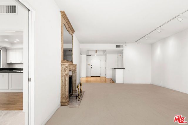 4454 Ventura Canyon Avenue 103, Sherman Oaks, CA 91423