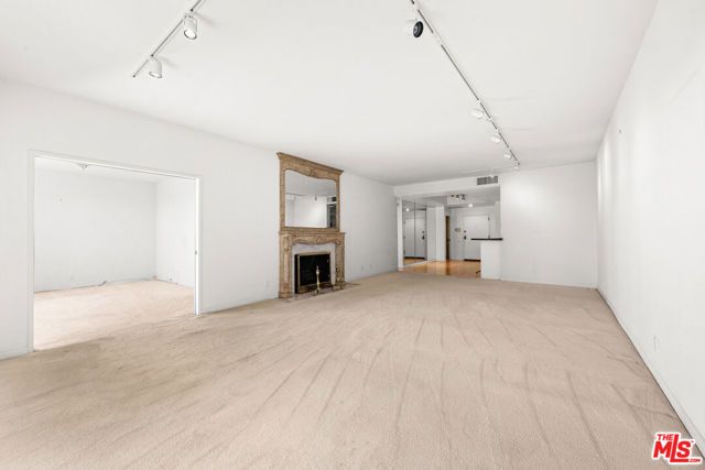 4454 Ventura Canyon Avenue 103, Sherman Oaks, CA 91423