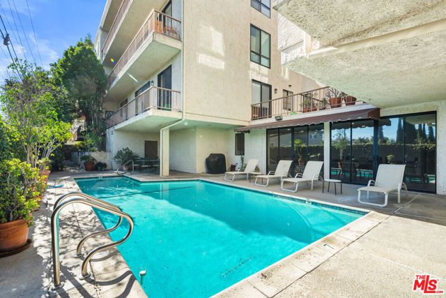 4454 Ventura Canyon Avenue 103, Sherman Oaks, CA 91423