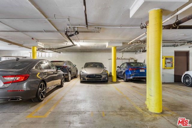 4454 Ventura Canyon Avenue 103, Sherman Oaks, CA 91423