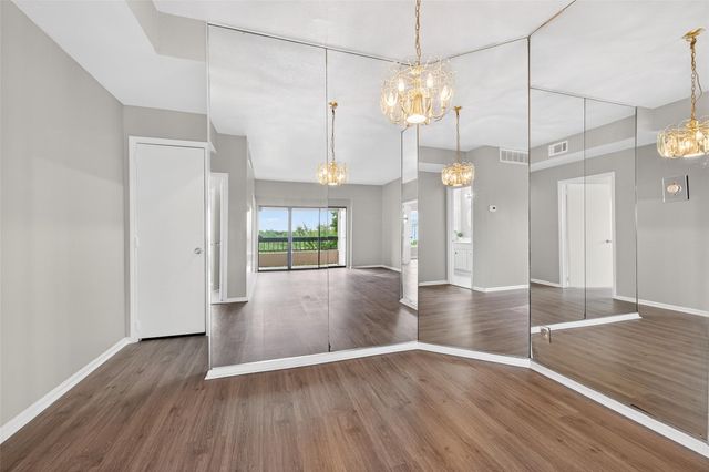 2211 S Braeswood Boulevard 23I, Houston, TX 77030