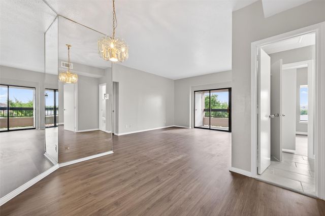 2211 S Braeswood Boulevard 23I, Houston, TX 77030