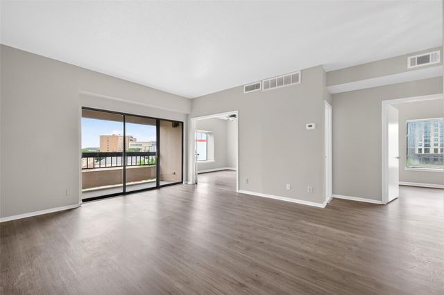2211 S Braeswood Boulevard 23I, Houston, TX 77030