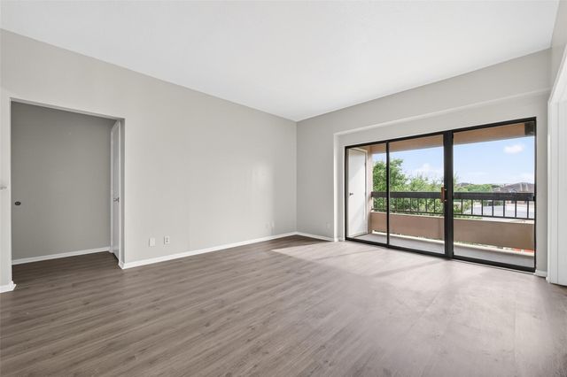 2211 S Braeswood Boulevard 23I, Houston, TX 77030