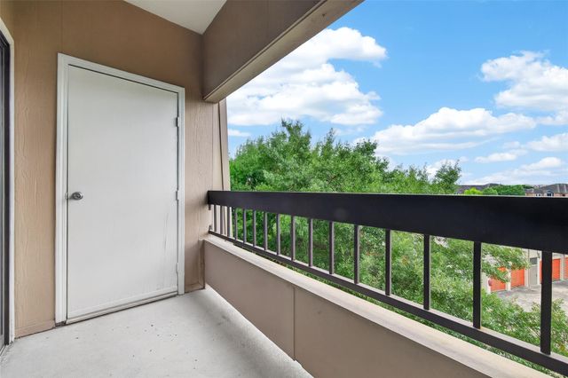 2211 S Braeswood Boulevard 23I, Houston, TX 77030