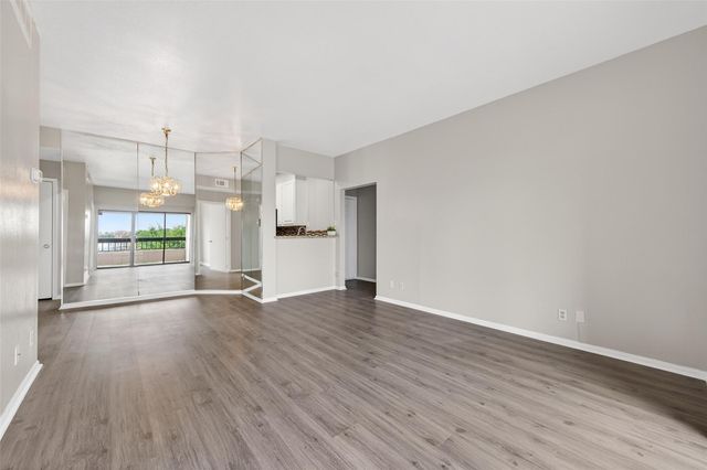 2211 S Braeswood Boulevard 23I, Houston, TX 77030