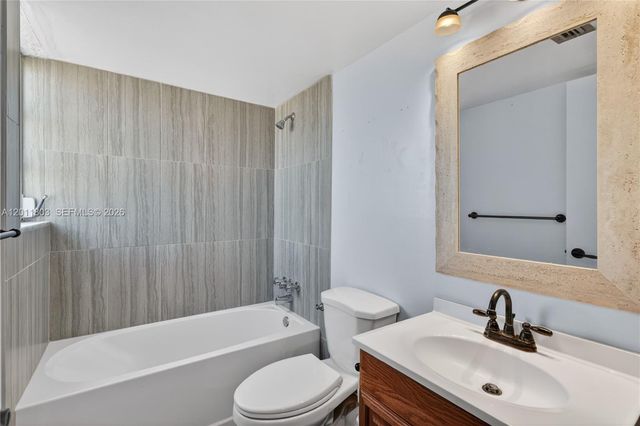 1811 Jefferson St 705, Hollywood, FL 33020